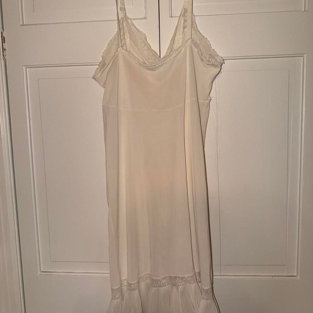Unbranded Vintage white Lace slip dress! READ DESCRIPTION - Picture 2 of 5
